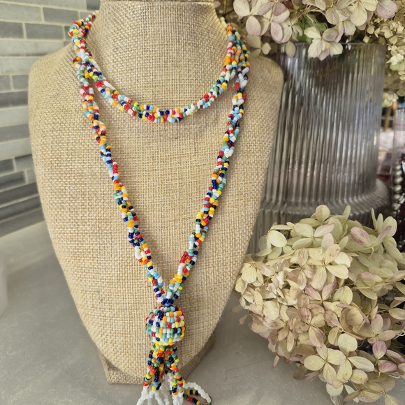 Colorful Beaded Necklace - Picture 4 of 6